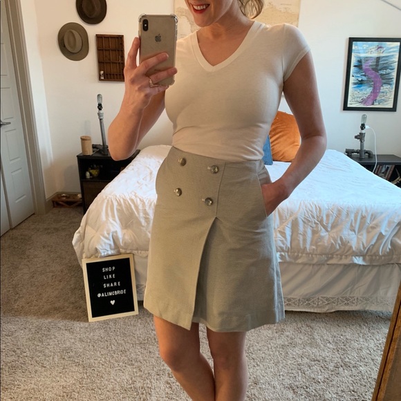 NWT Limited Seersucker Skirt. Size 4 - Picture 3 of 4